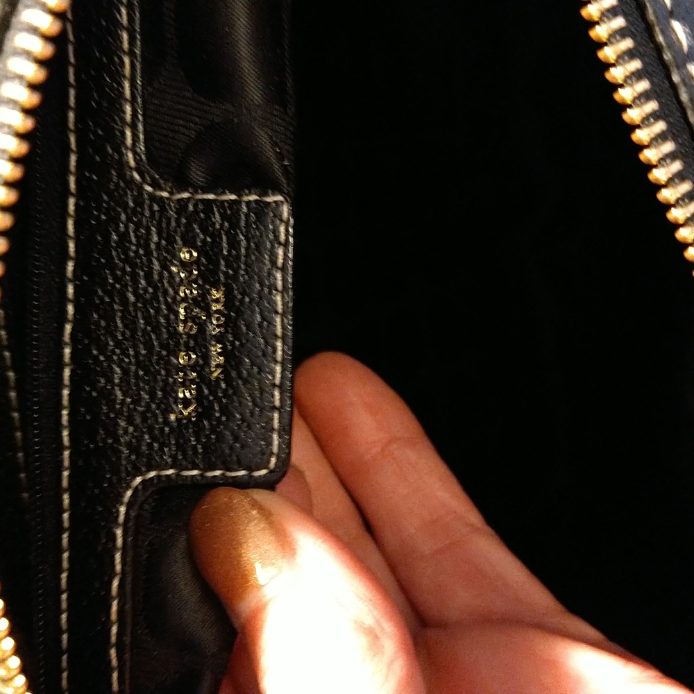 Black Leather Barrel Handbag with Wallet - Picture 8 of 13